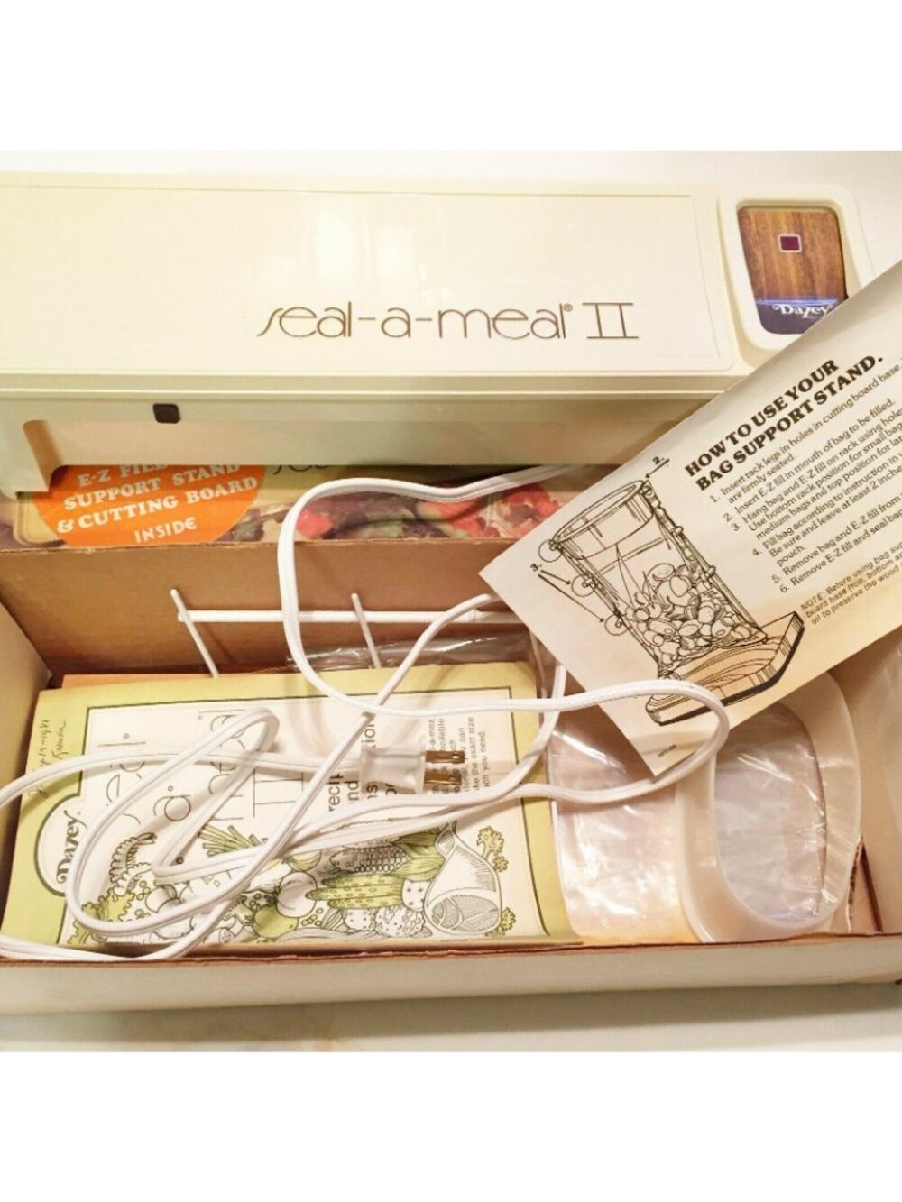 Vtg Dazey Seal A Meal 2 SAM Vacuum Sealer Food Preserver Recipe Book Instruction - Picture 2 of 9